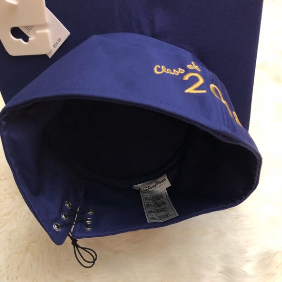 NWT Disney Parks Class of 2018 Mickey Cap - Picture 6 of 8